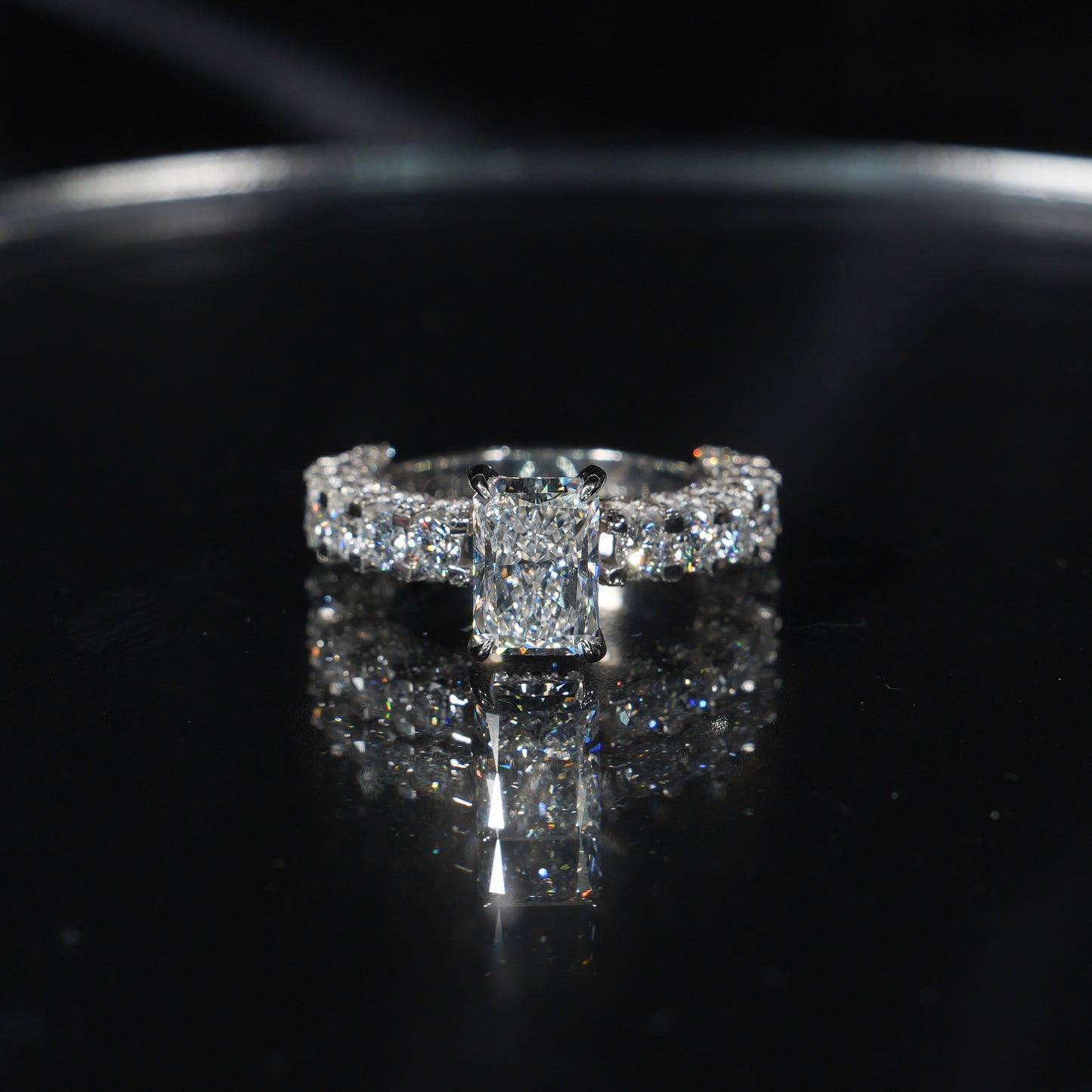 Braided U-Pavé - Radiant Cut