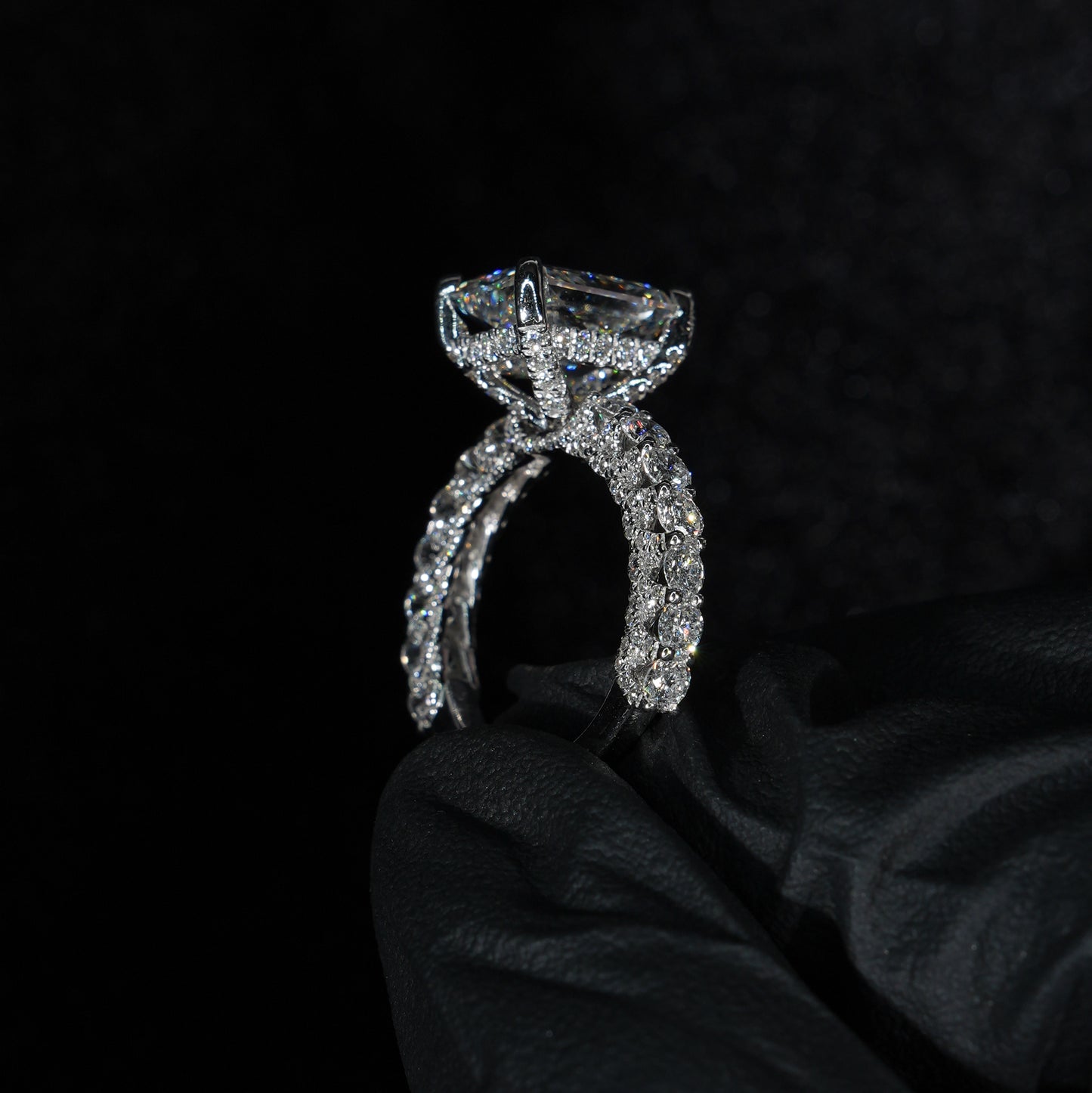 Braided U-Pavé - Radiant Cut