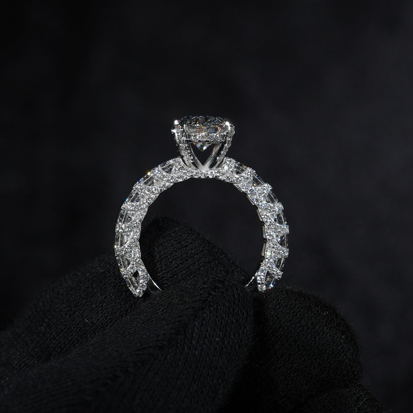 Braided U-Pavé - Radiant Cut