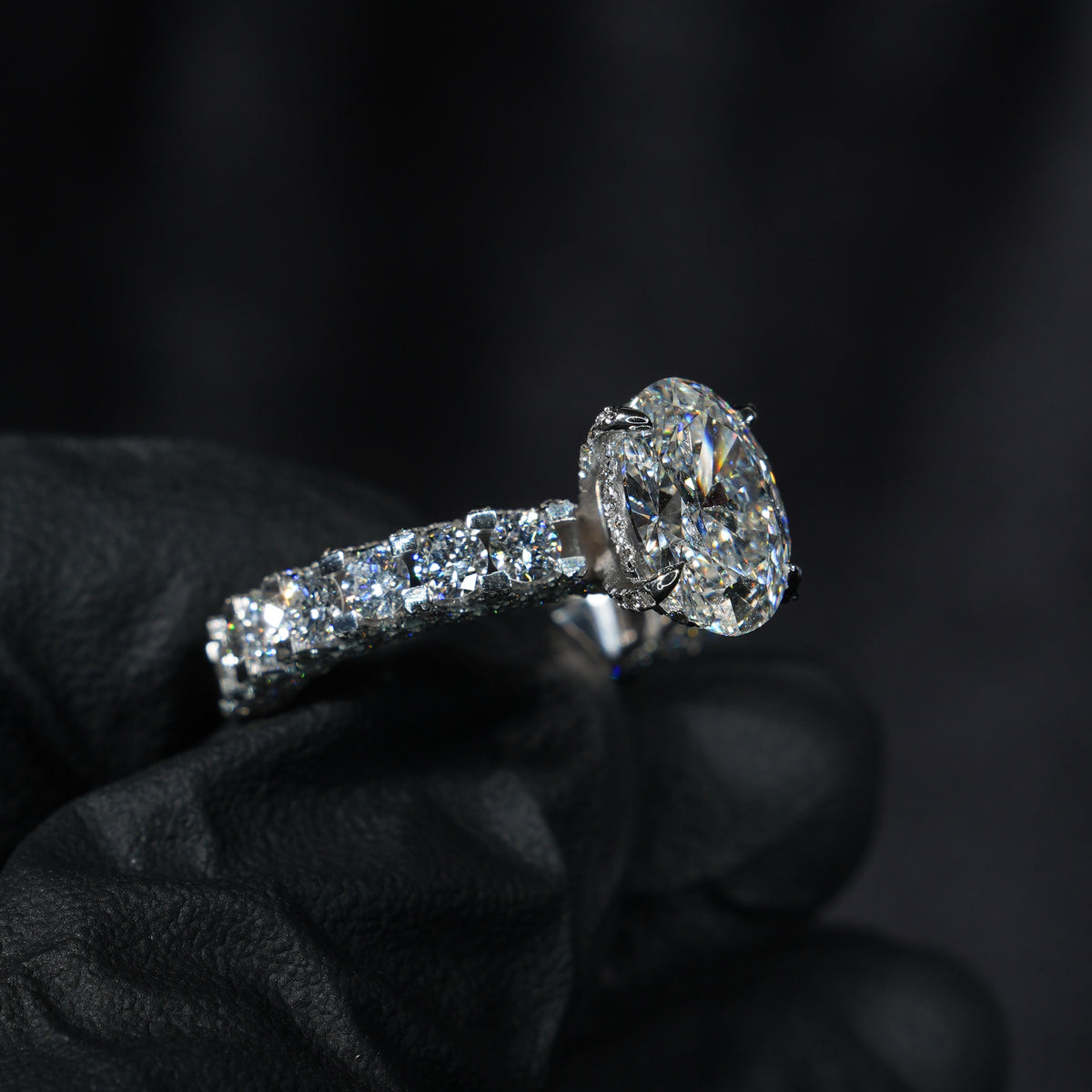 Braided U-Pavé - Oval Cut