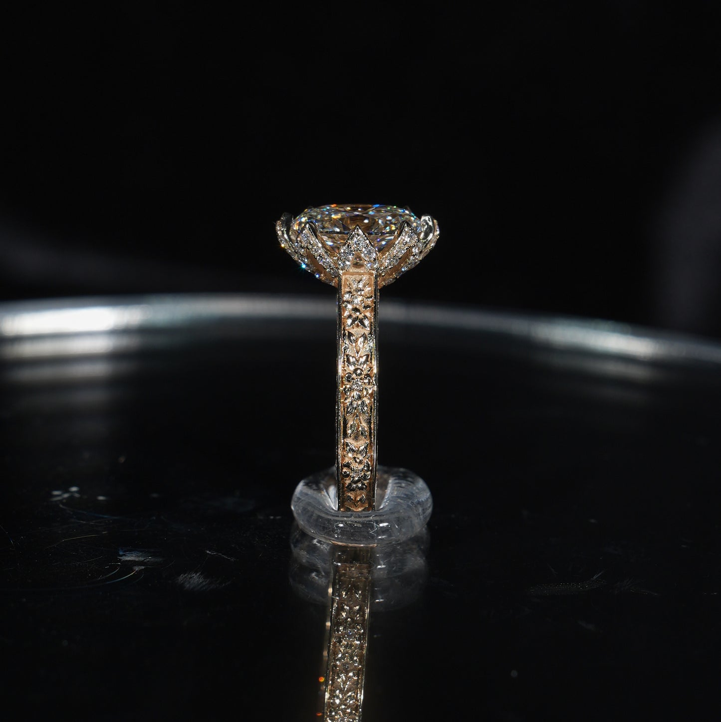 Signature Floral - Oval Cathedral