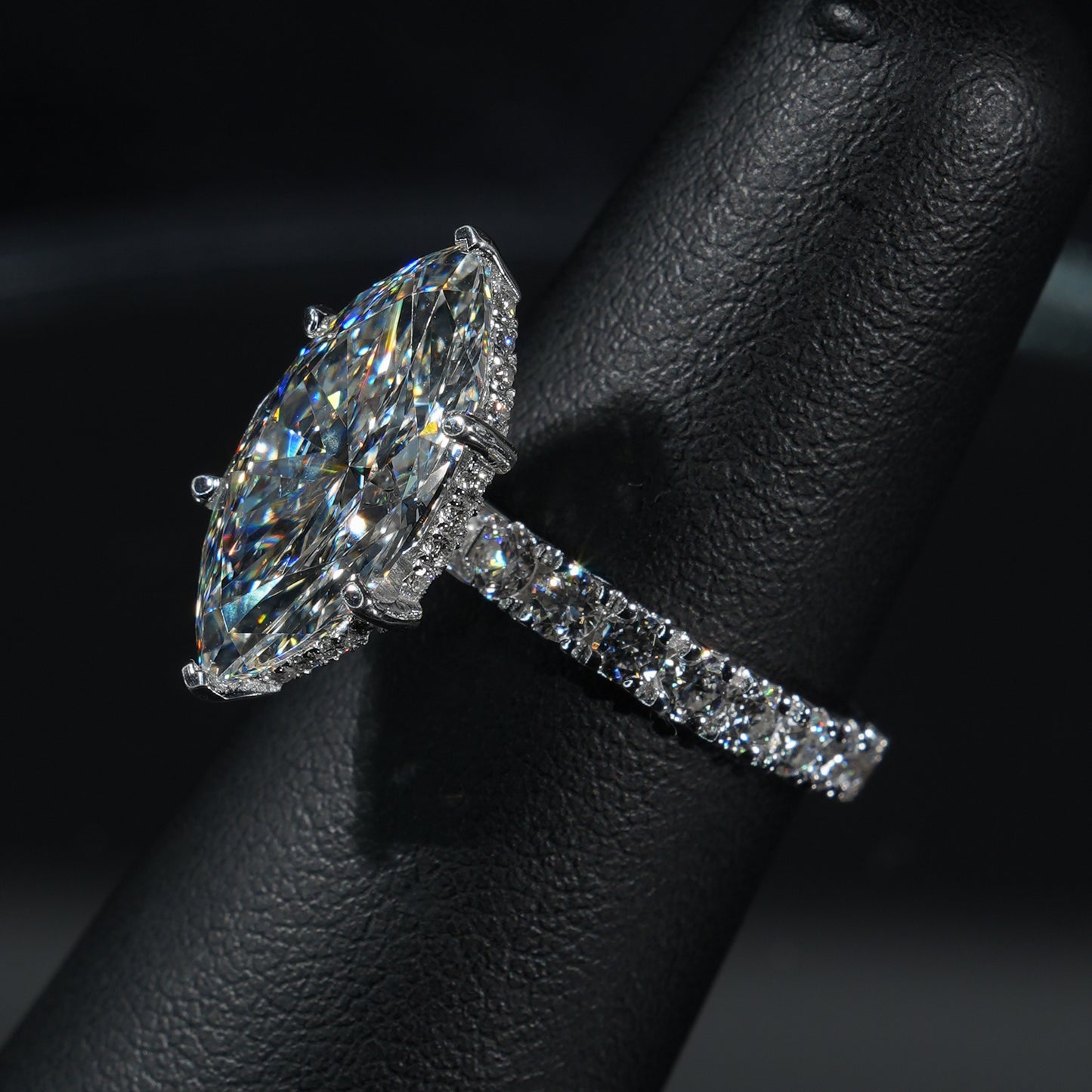 Classic Pavé - Marquise